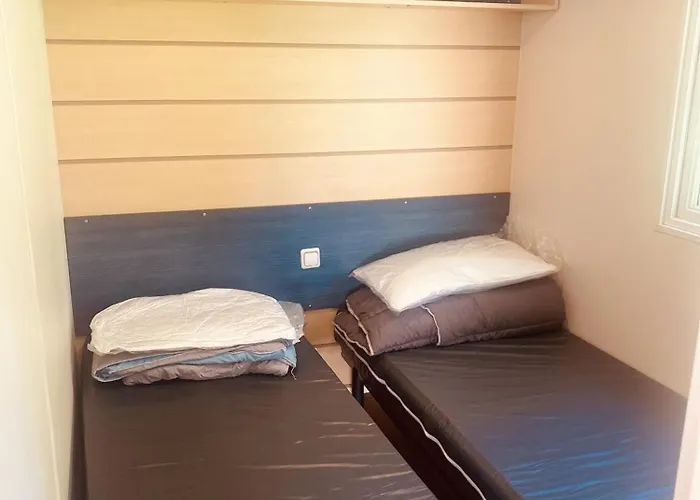 Mobil-home Climatisé à 5 Min De La Mer, Camping